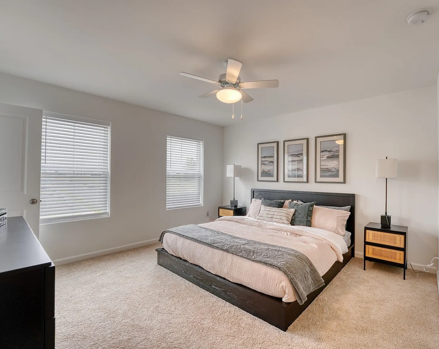 Windward Grove - Townhome Rentals – photo 5