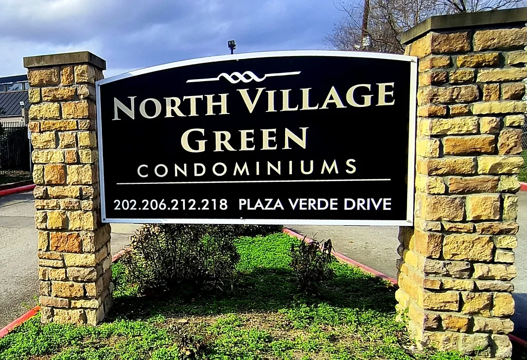 PLAZA VERDE CONDOS – photo 2