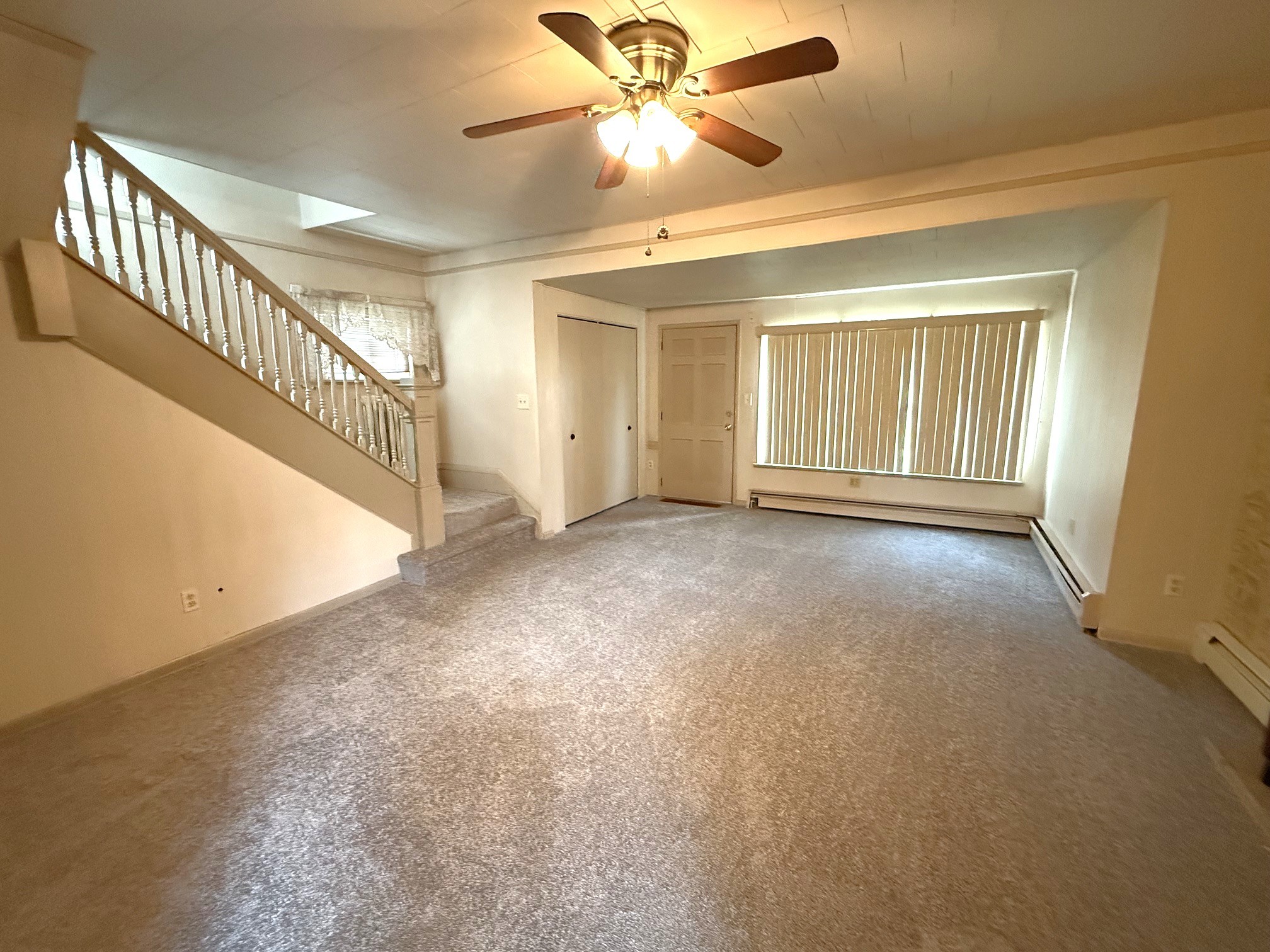 85 Smithsonian St – photo 4