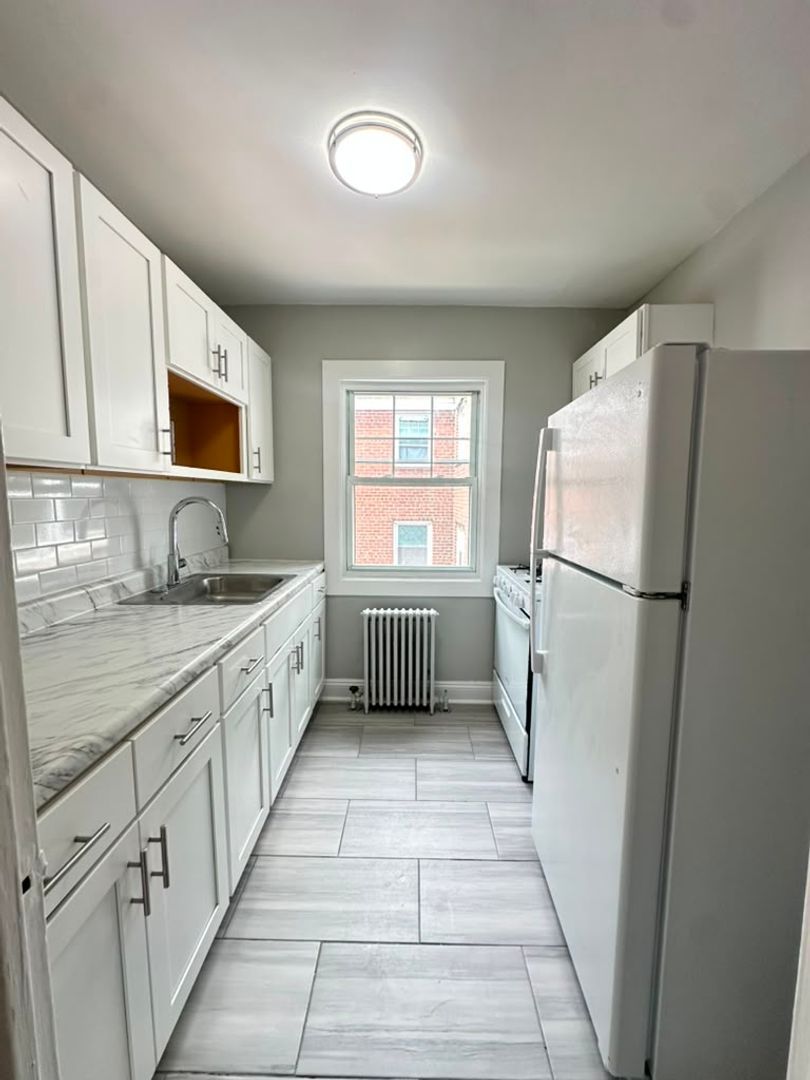 66-76 Melmore Gardens unit APT A-306 – photo 4
