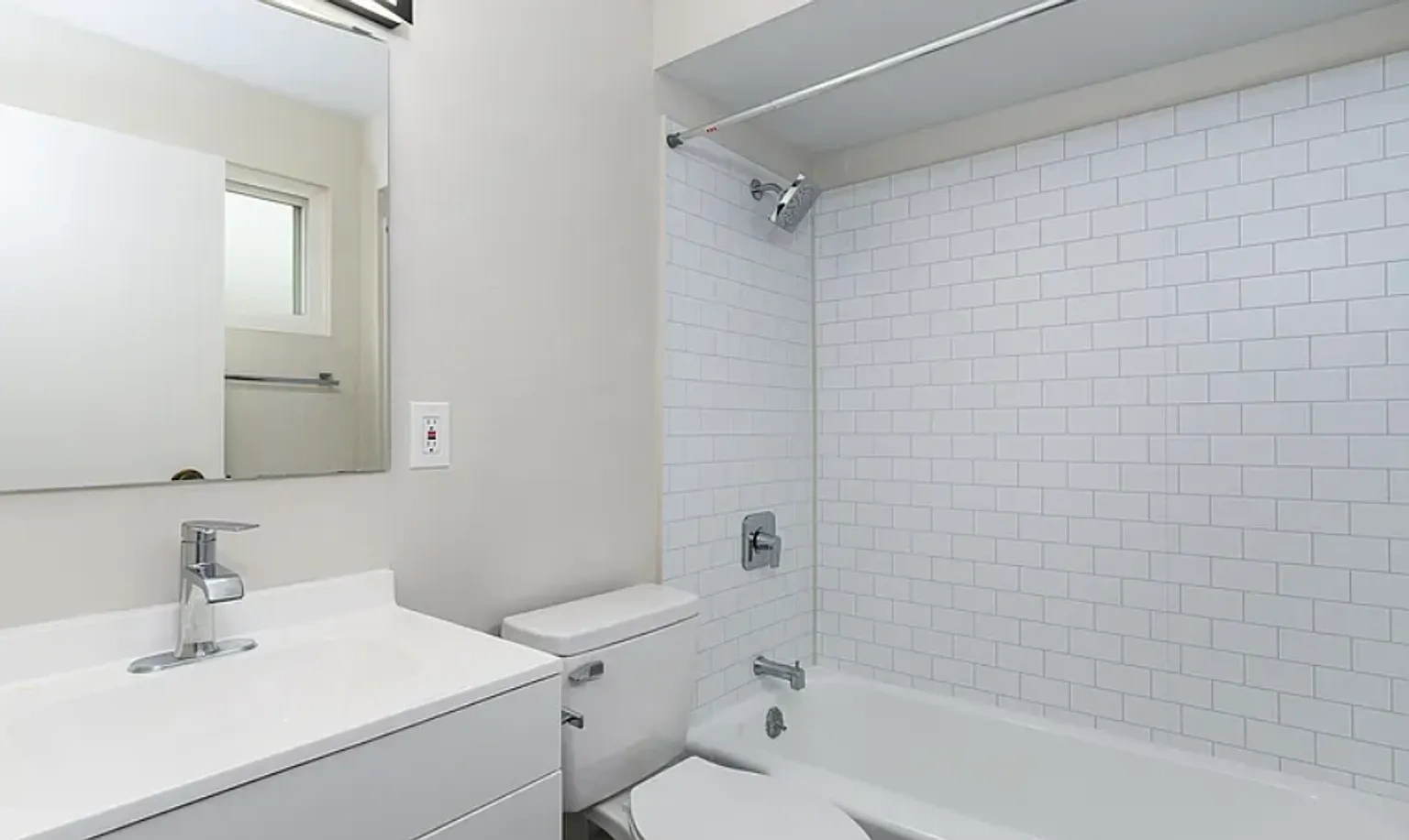 2000 Bellevue – photo 1