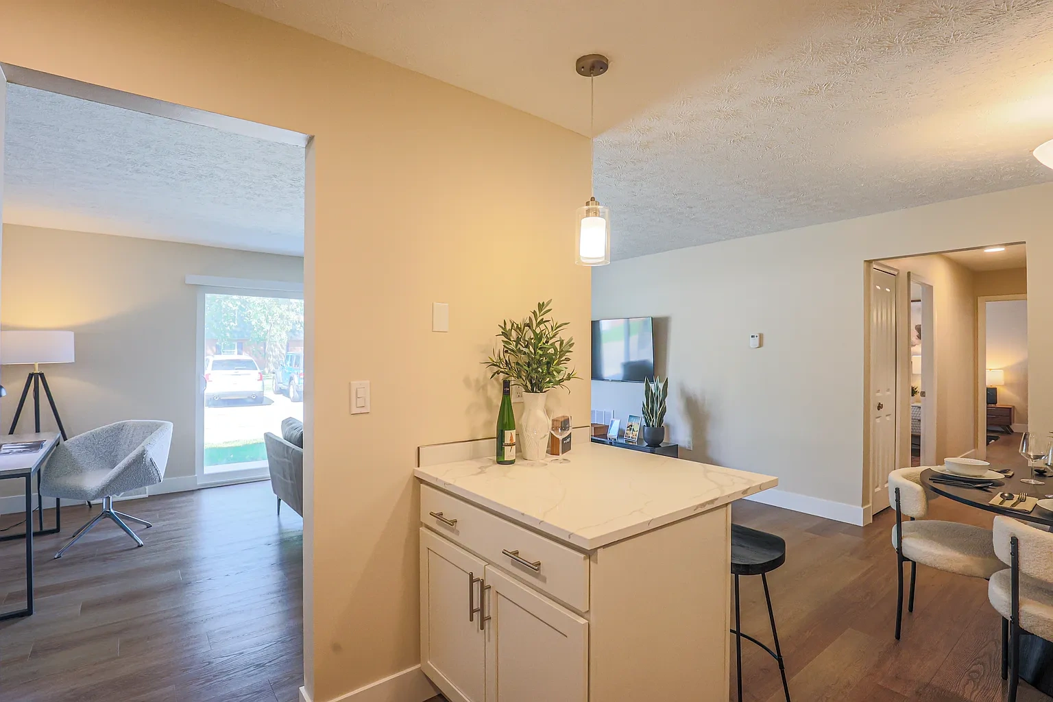 Jamestown Village Apartments – photo 2