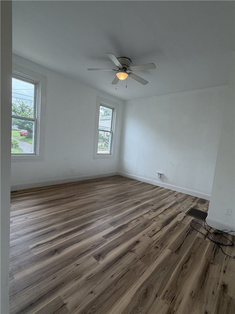 467 Reno St – photo 2