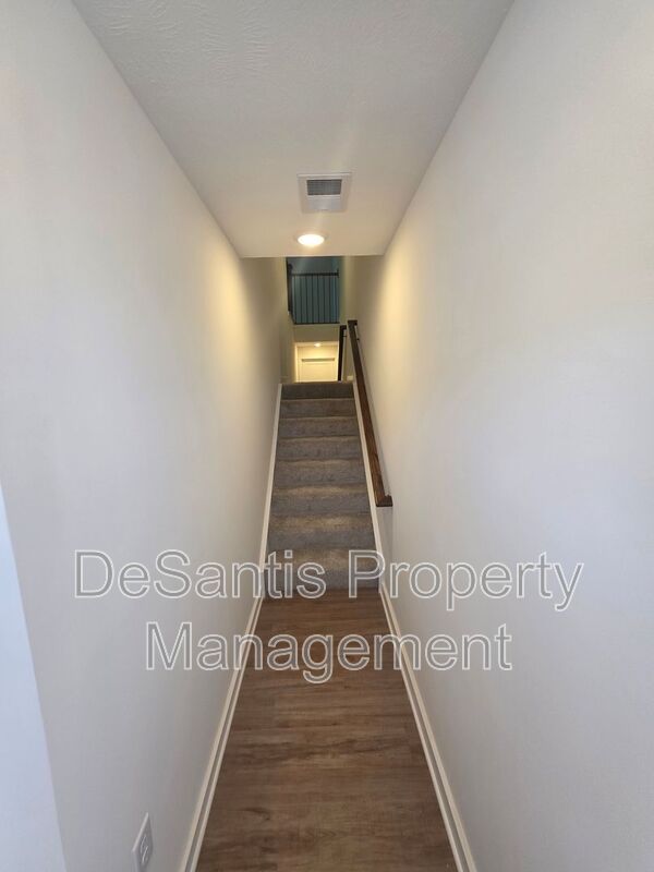 1806 Canterbury Dr – photo 3