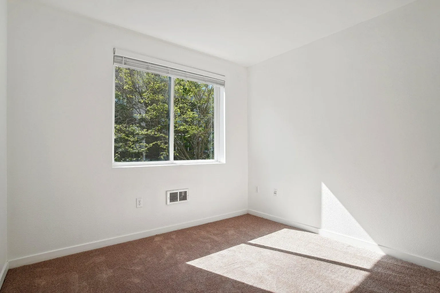 Oak Grove Apartments – photo 3