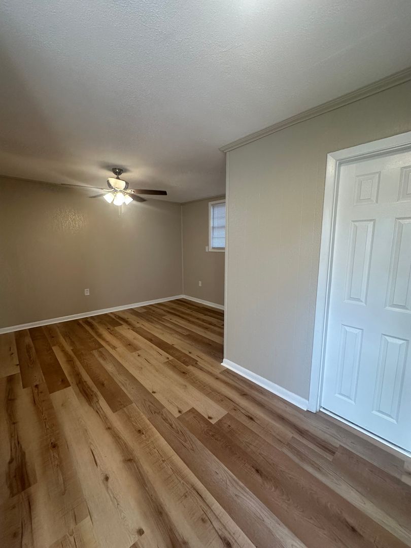 804 Adams St – photo 3