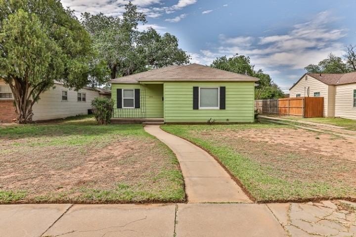 2405 30th St – photo 1