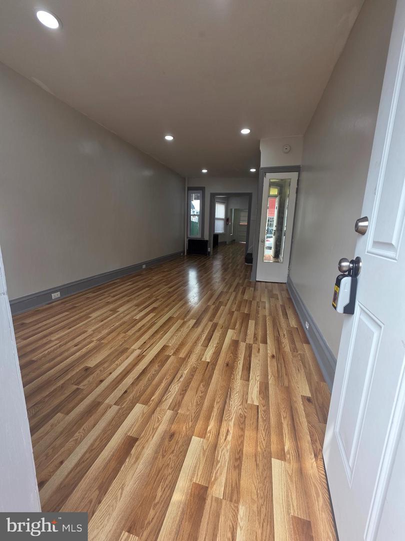1121 Douglass St – photo 2