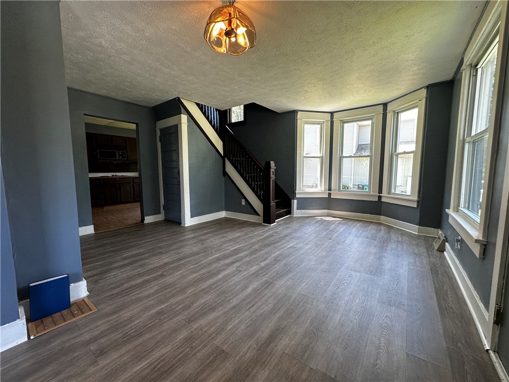 8232 Mercer St unit 1 – photo 3