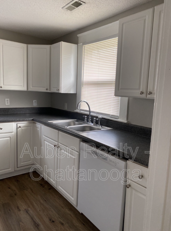 2413 Stuart St – photo 3