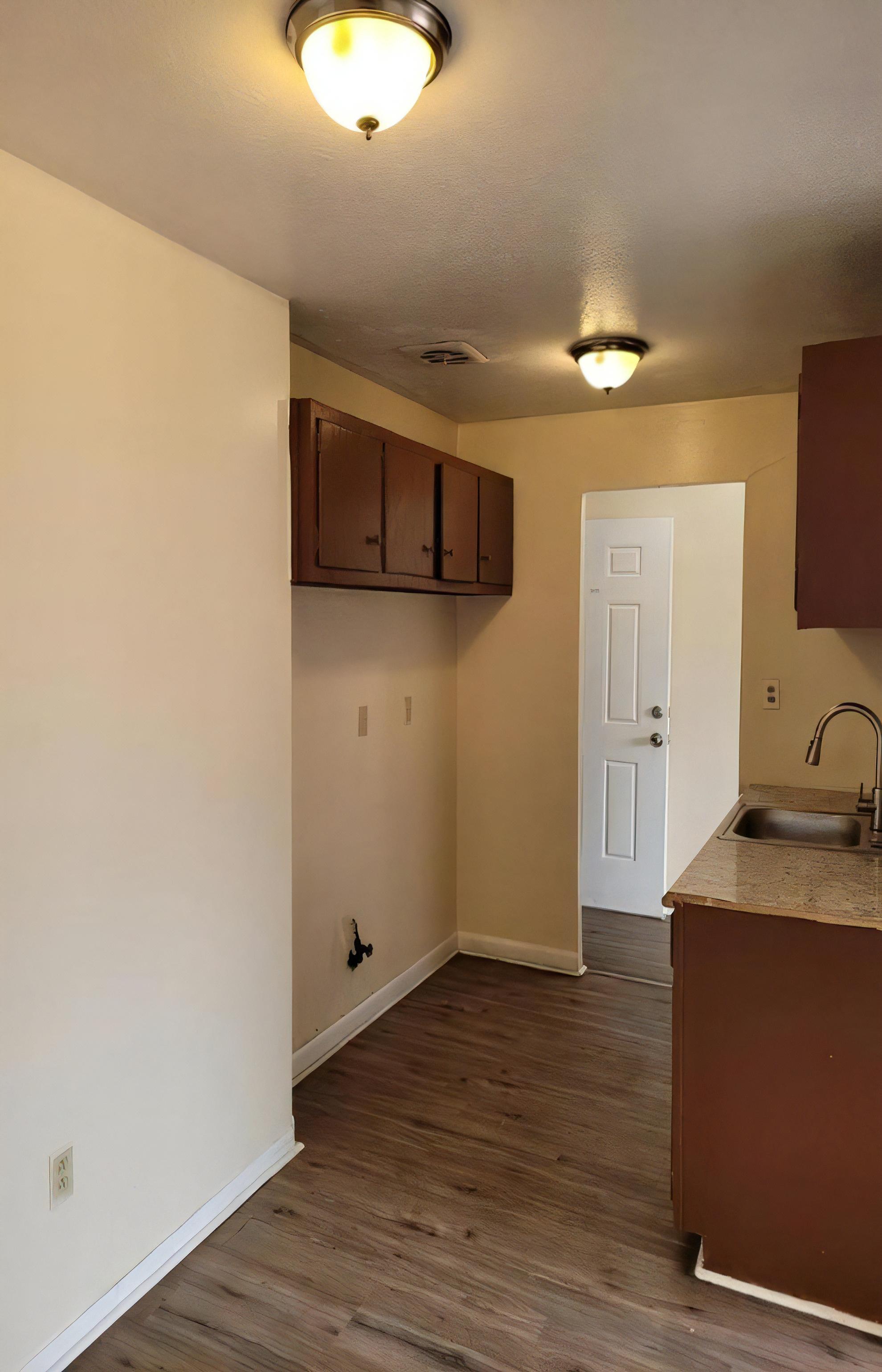 14815 Euclid Ave – photo 1
