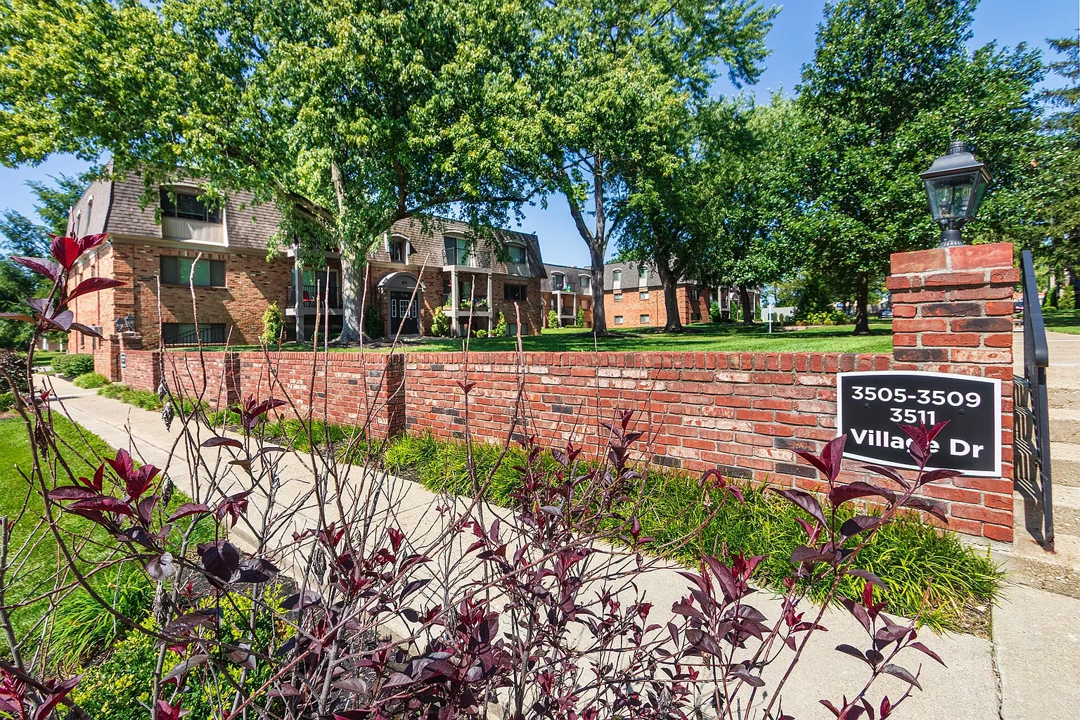 Village East – photo 2