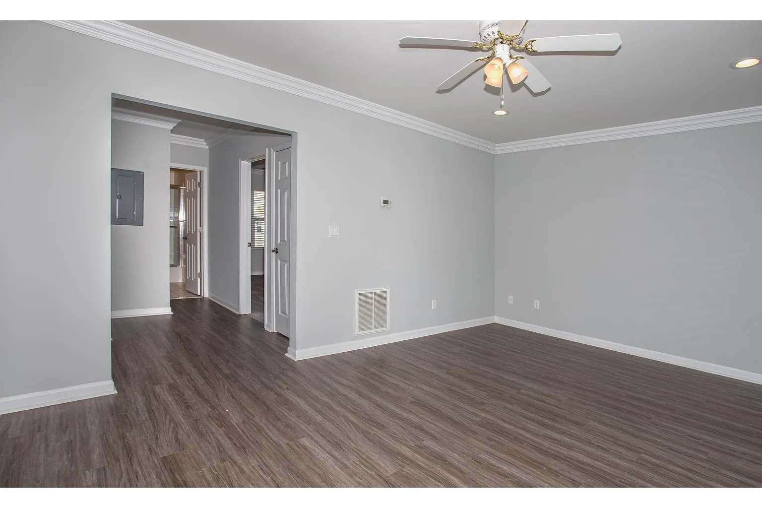 Fairfield Courtyard at Farmingdale – photo 4