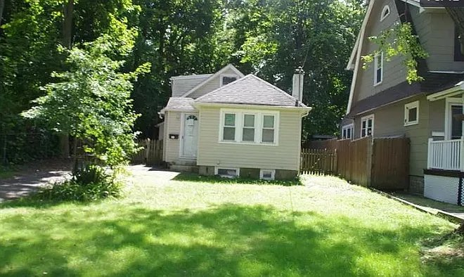 26 Courter Ave – photo 1