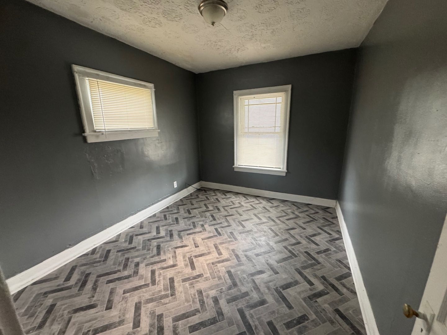 3037 E 121st St unit Up Unit – photo 5