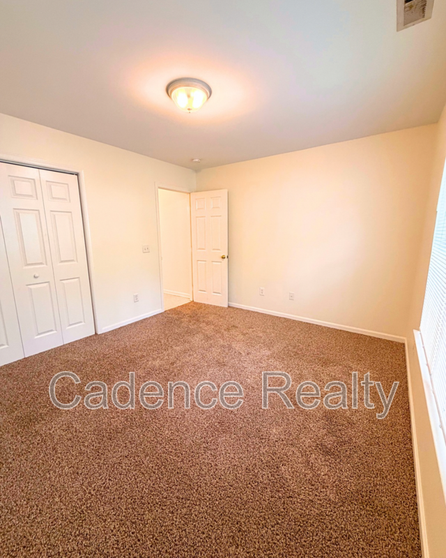 223 Charter Dr – photo 5