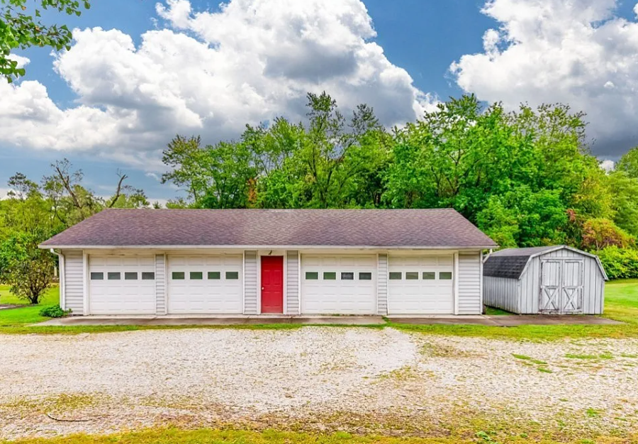 9475 Mayfield Rd – photo 3