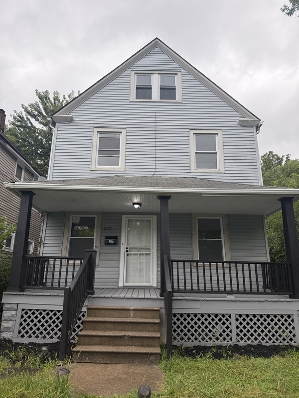 2927 E 115th St – photo 1
