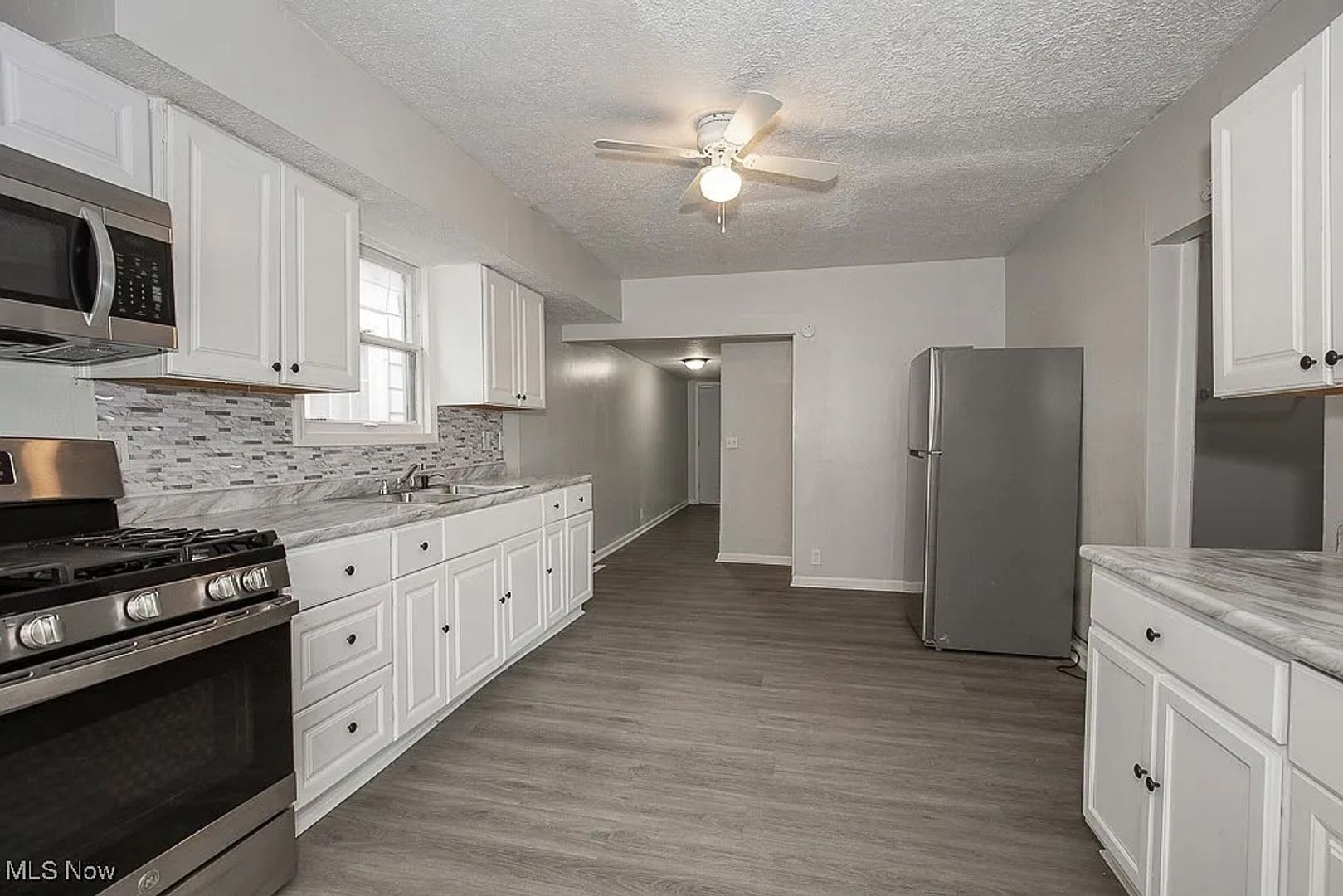 1037 Washington Ave – photo 5
