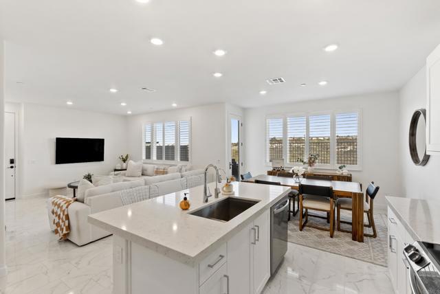 821 Mateo St unit 1 – photo 5