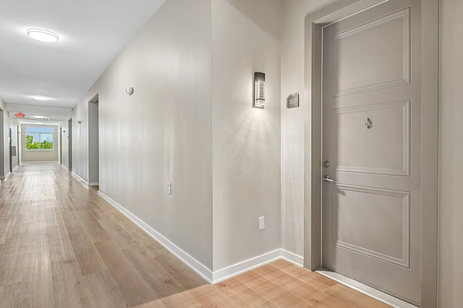Oasis Vista Apartments! Full Size Washer Dryer! Rent: $1250-$1450!! Ask About Promotions – photo 1