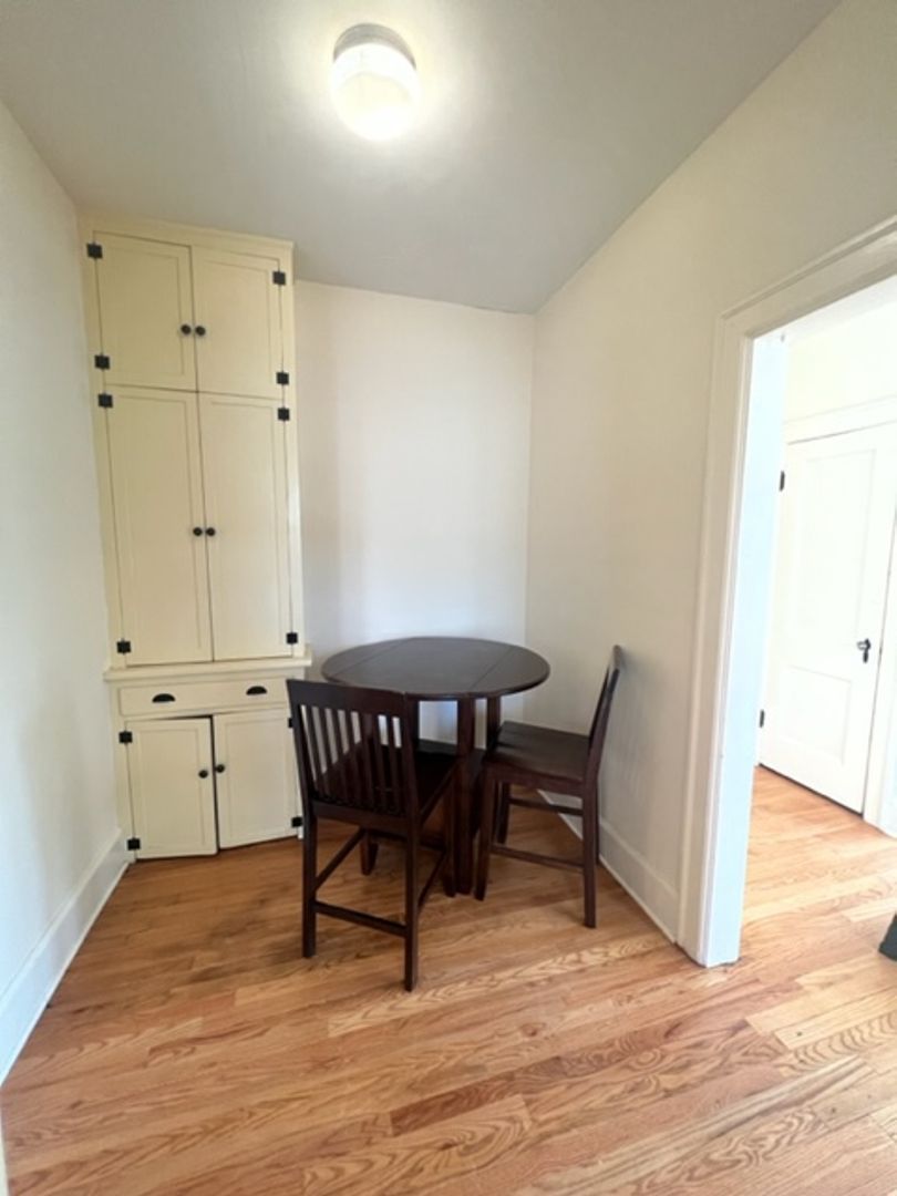 300 S Barker Ave unit 4 – photo 3