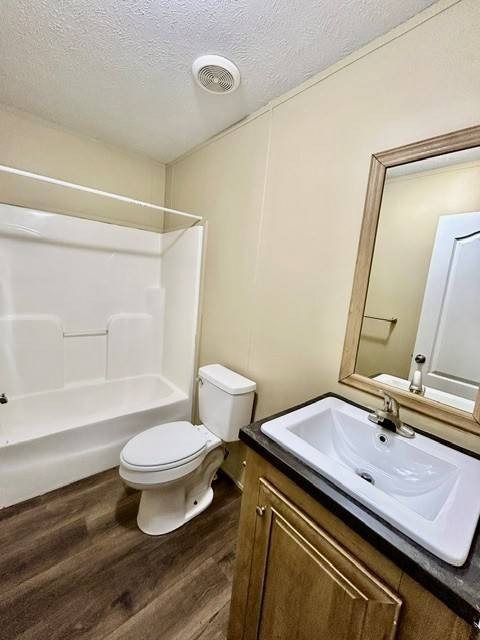 8001 Hamilton Ave #27 – photo 4
