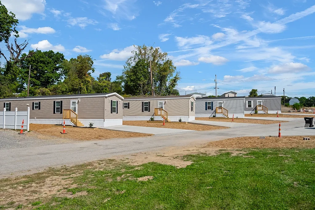 Center Manor – photo 2