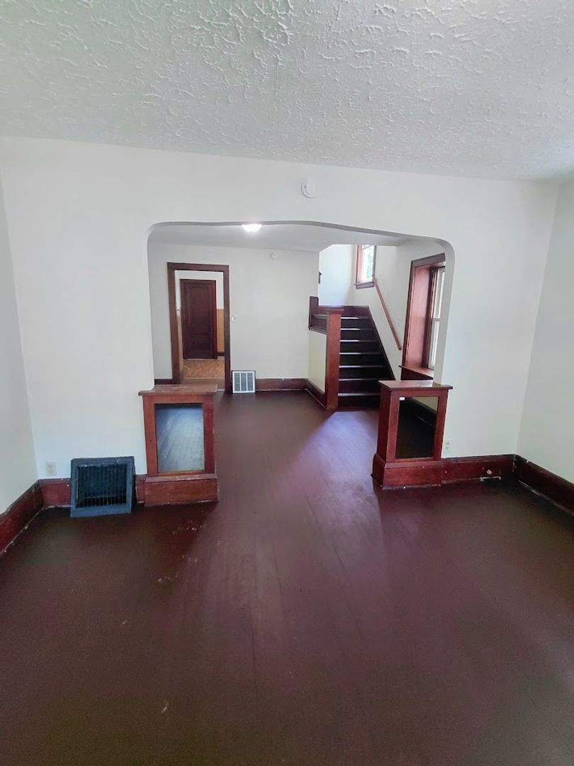 98 E Mapledale Ave unit 98 – photo 2