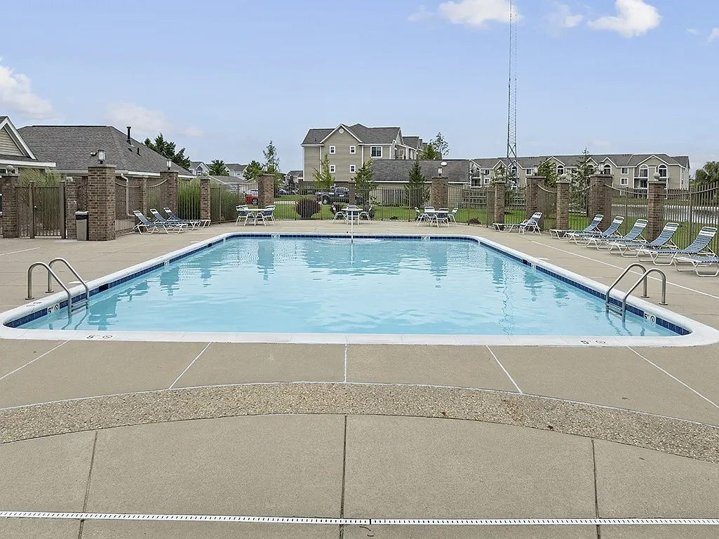 Hunters Pond Apartment Homes – photo 1