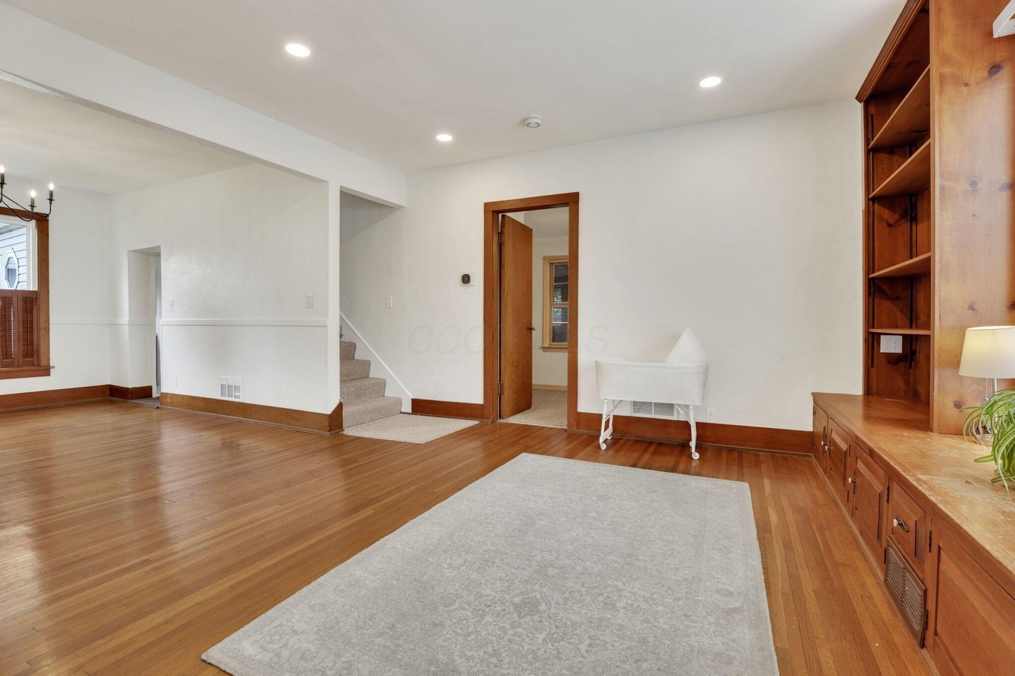 426 W 6th St – photo 5