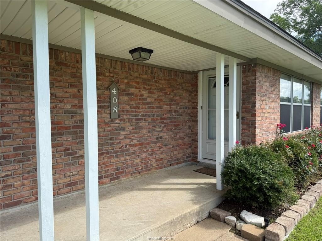 408 W Brookside Dr – photo 2