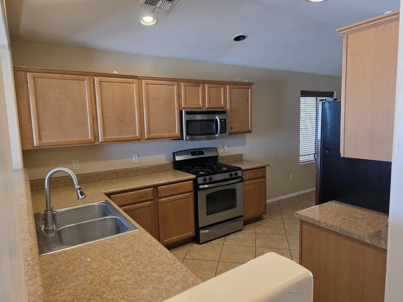 655 S Willis Ray Ave – photo 1