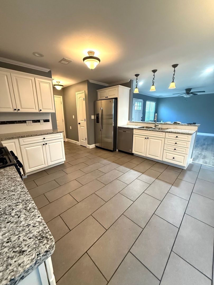 416 Elm St – photo 1