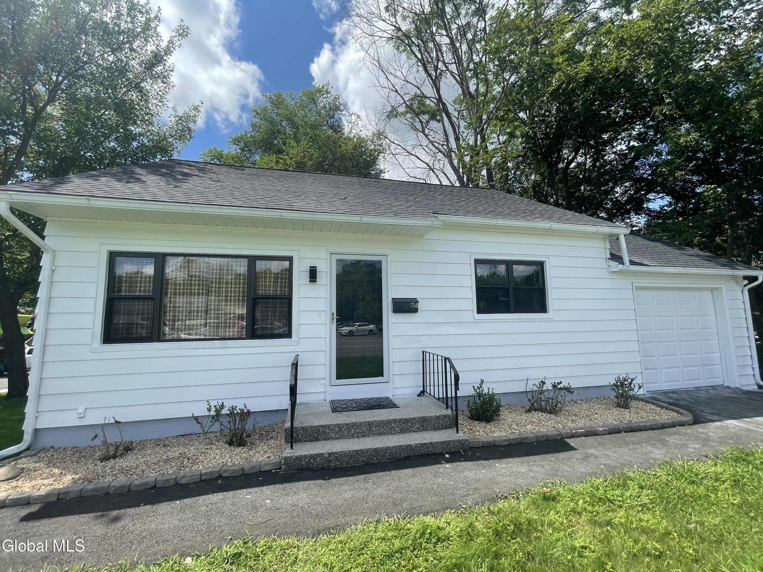 750 Columbia Turnpike – photo 1