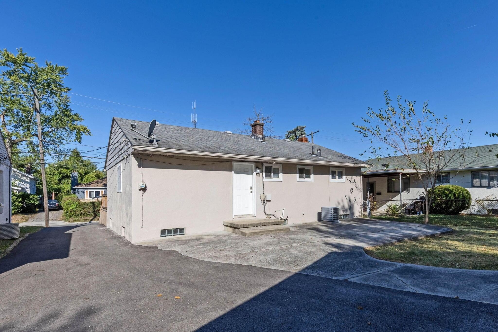 3134 Medina Ave – photo 3