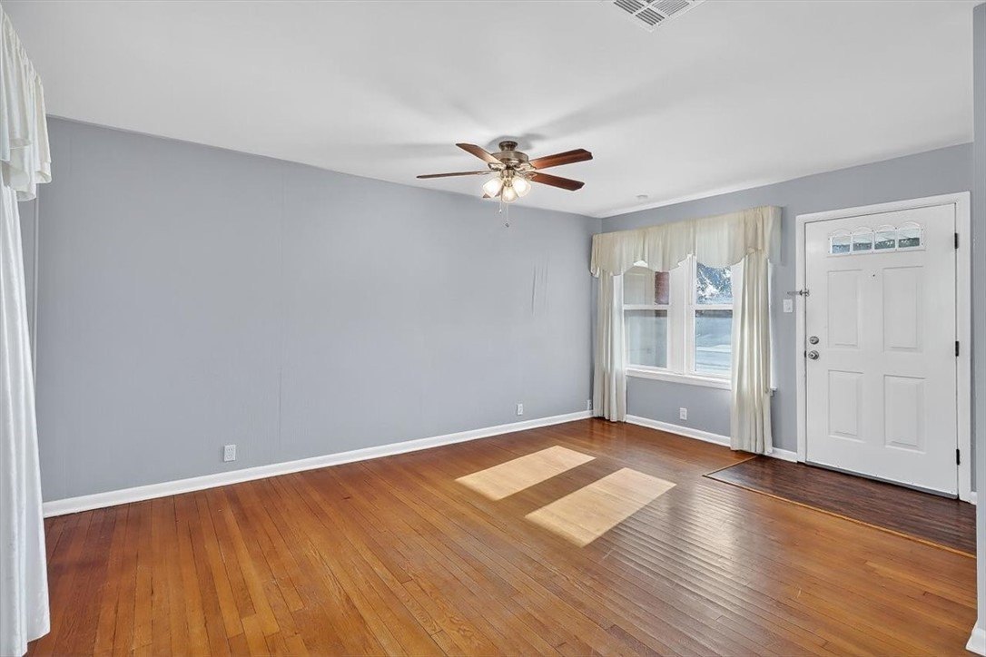 4637 Calvin Dr – photo 2