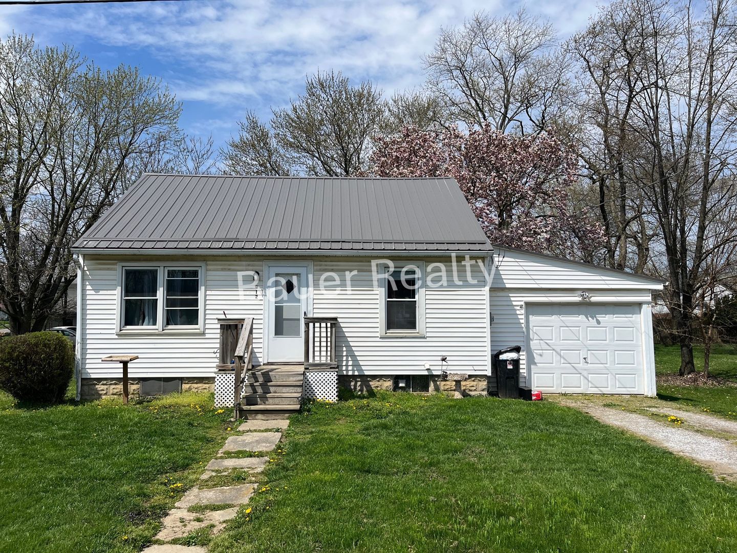 912 Grove Ave – photo 1