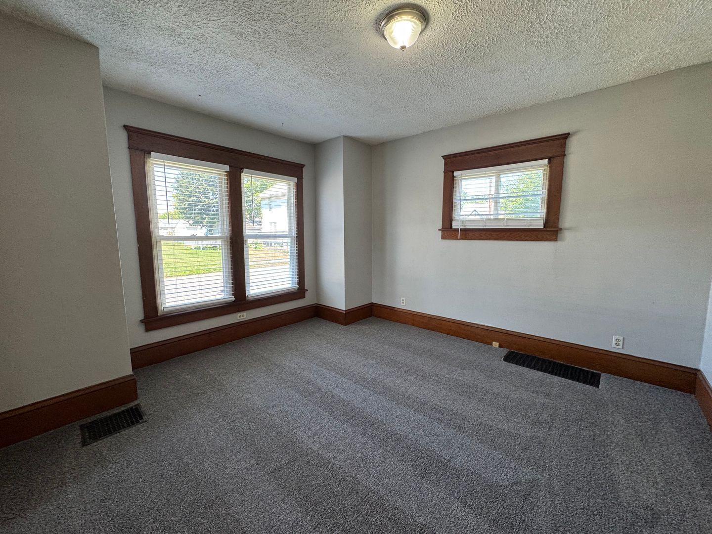 2325 Clyde Pl SW – photo 4