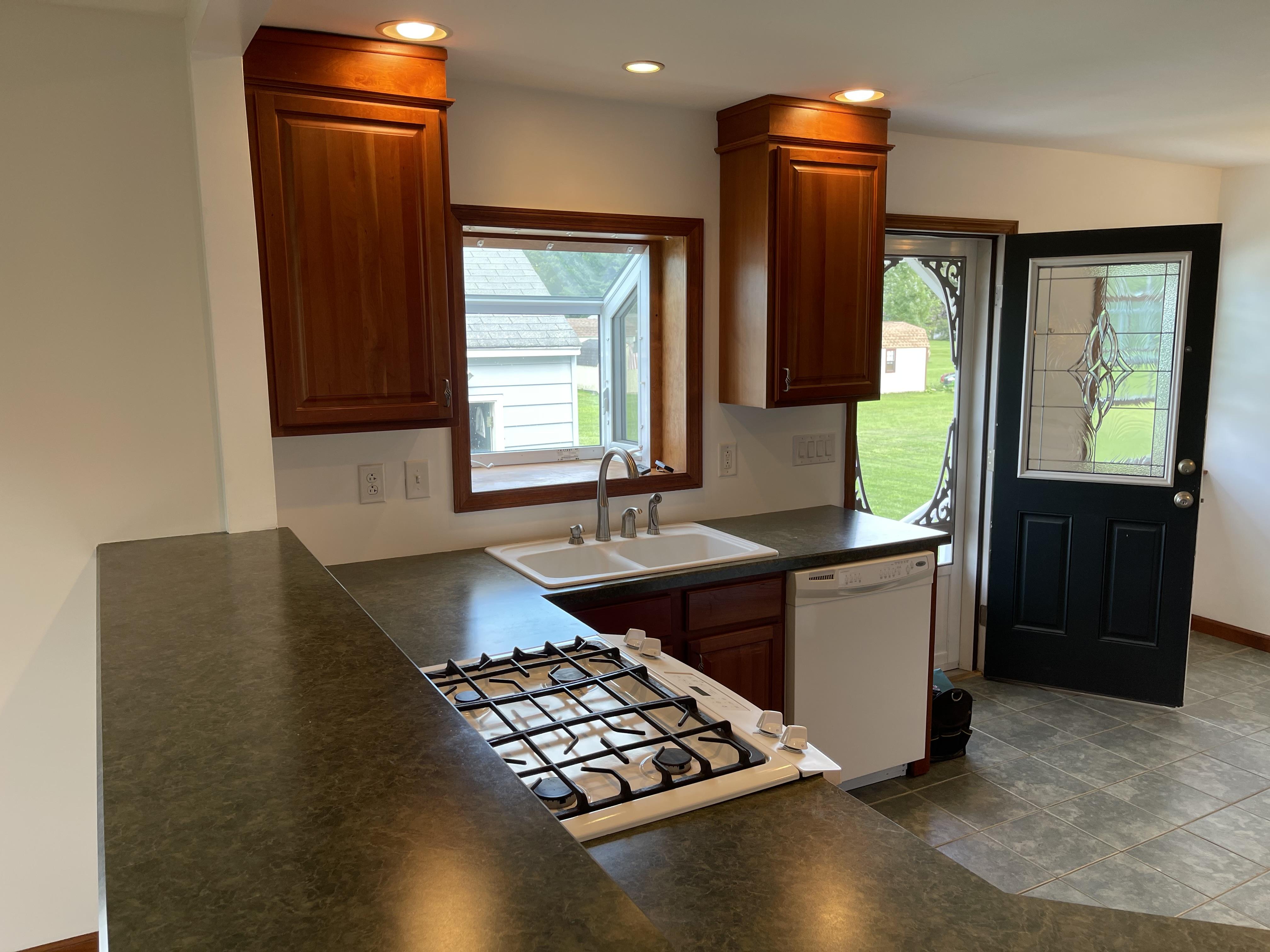 516 Esty St – photo 5