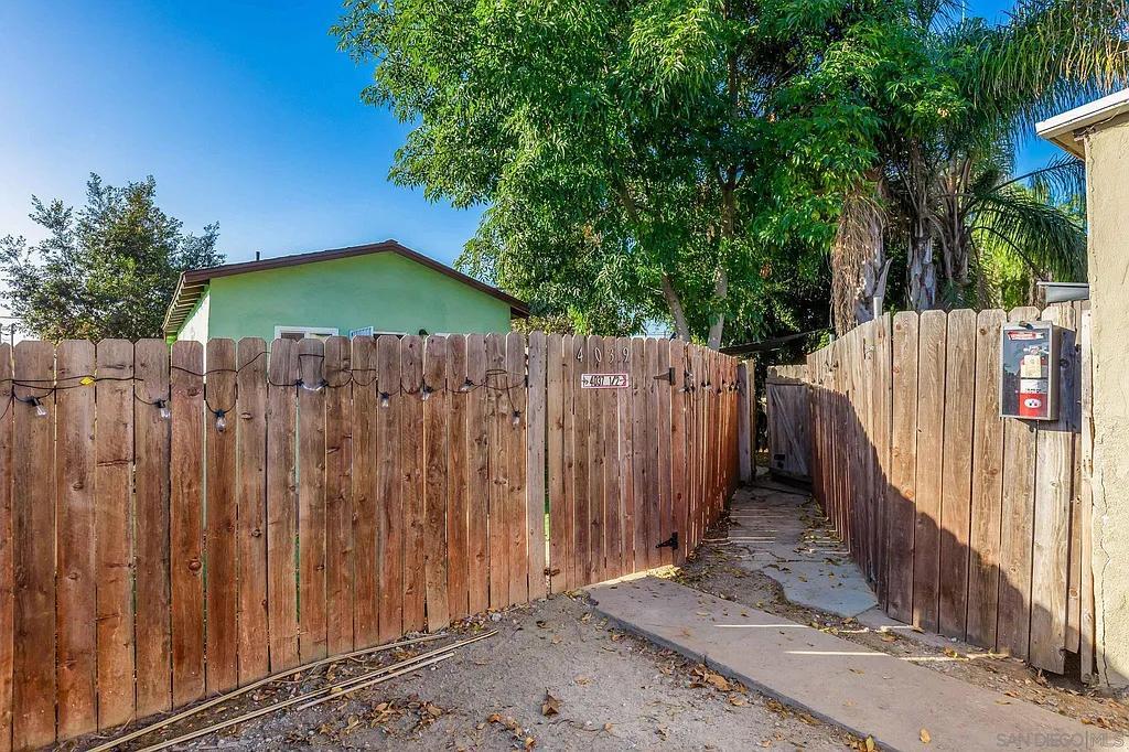 4039 National Ave – photo 5