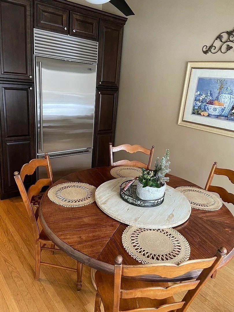 1073 W Elm St – photo 5