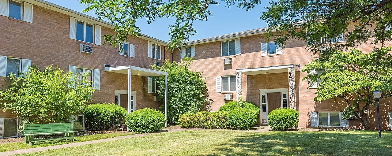 Lake Cable Village Apartments – photo 2