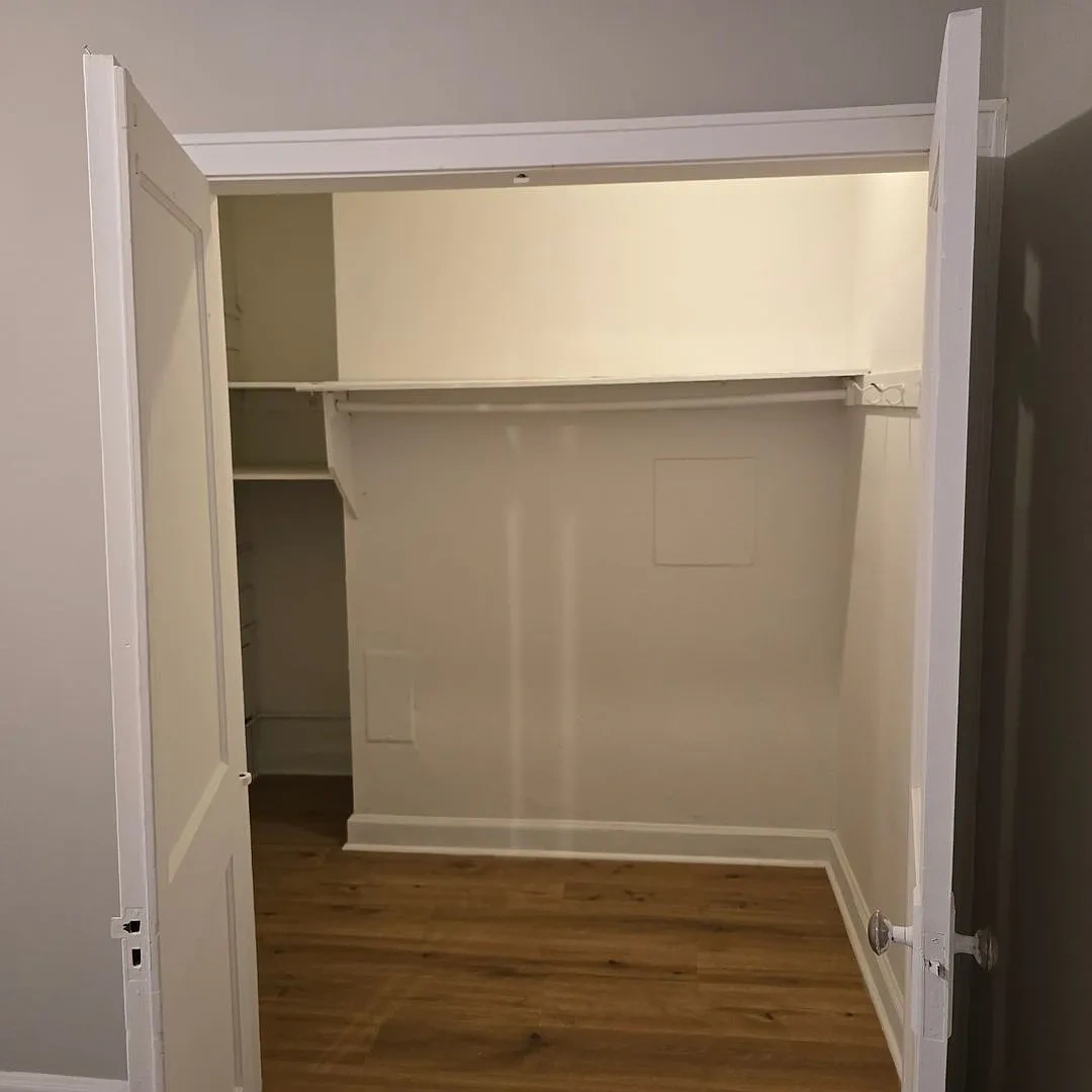 Lower East Side Milwaukee Studio and One bed Apartments- Flexible Lease Terms – photo 5