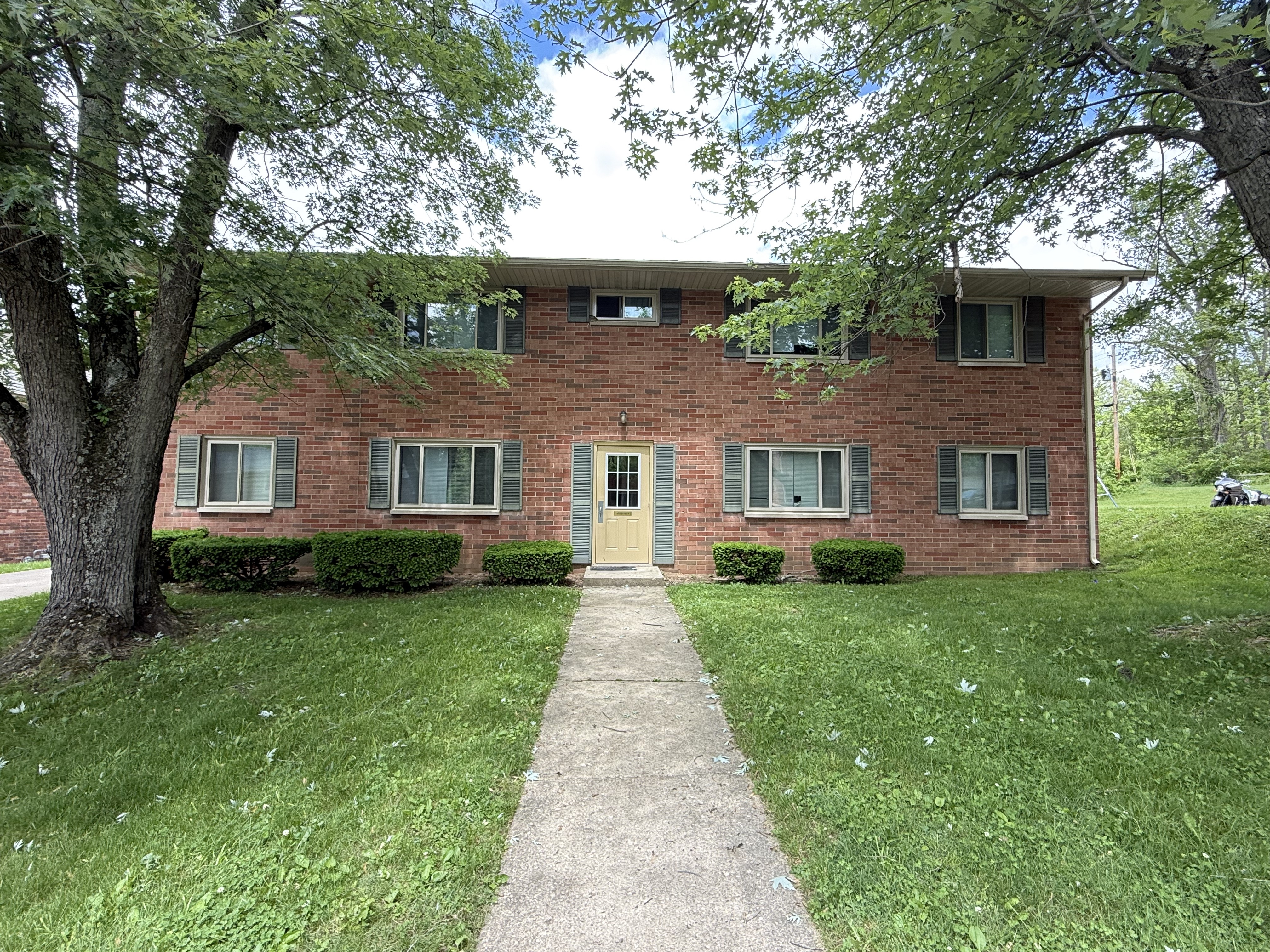 1918 1/2 SW E St unit 1918 1/2 – photo 1