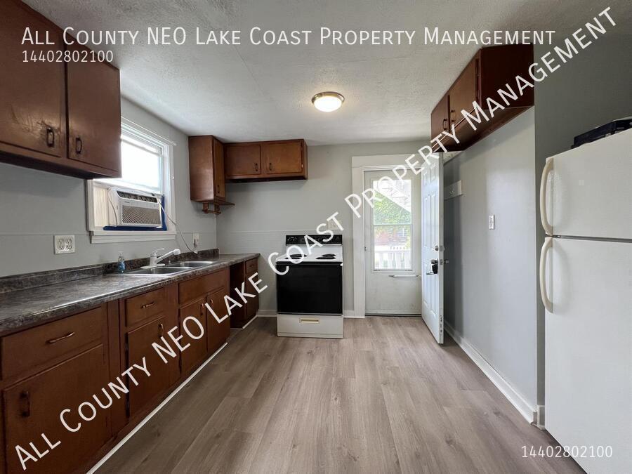 1127 W Erie Ave – photo 4