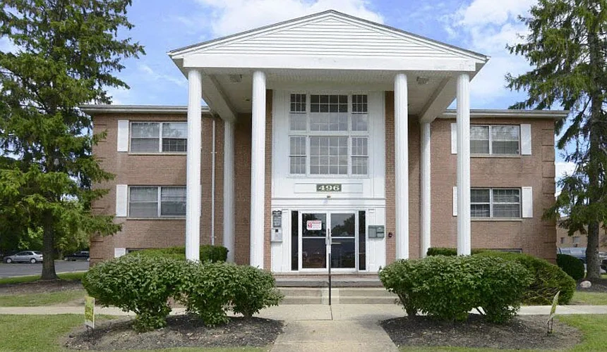 Alexander Hamilton Plaza Apartments – photo 2