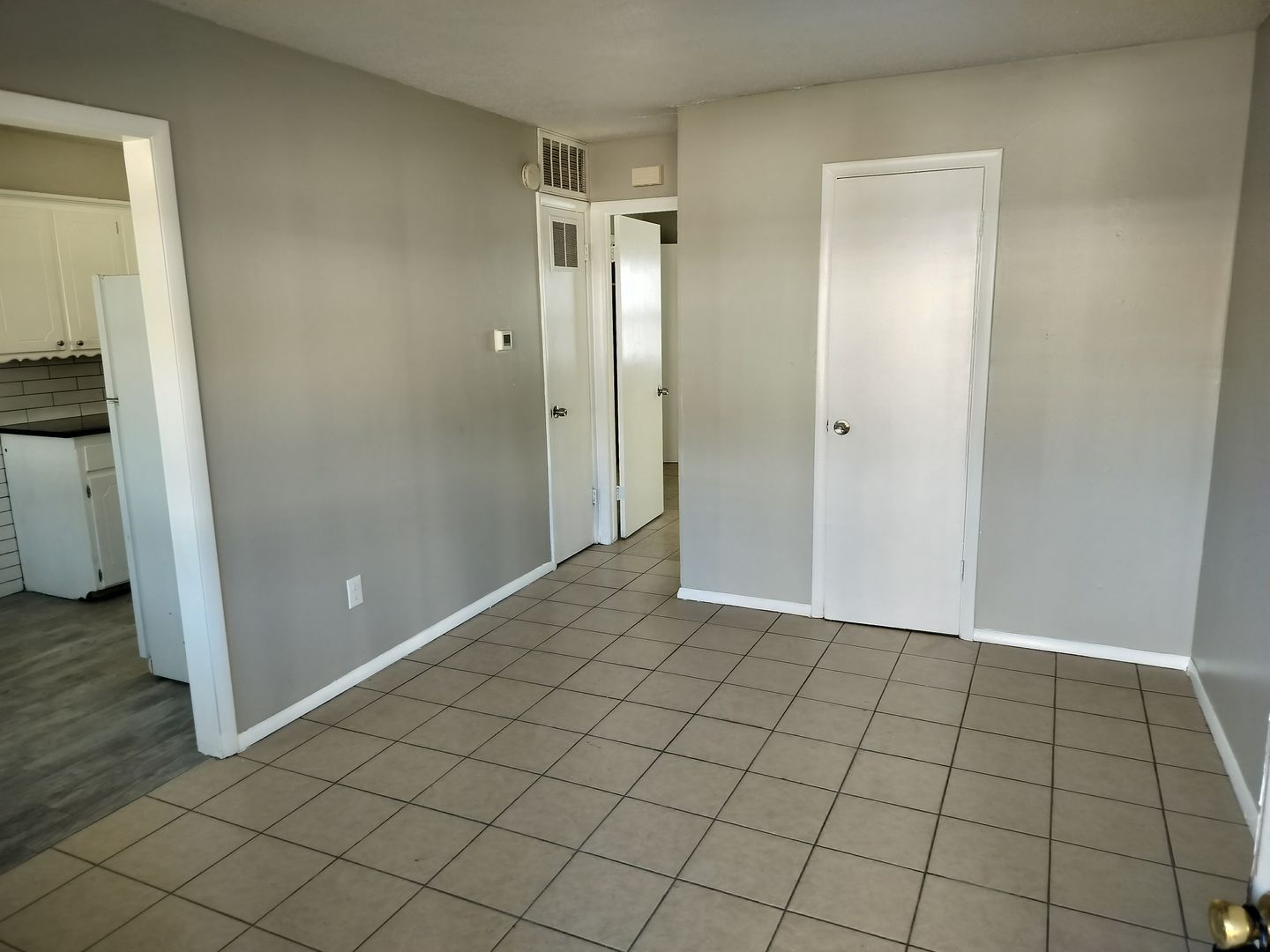 301 N University Dr unit 1 – photo 1