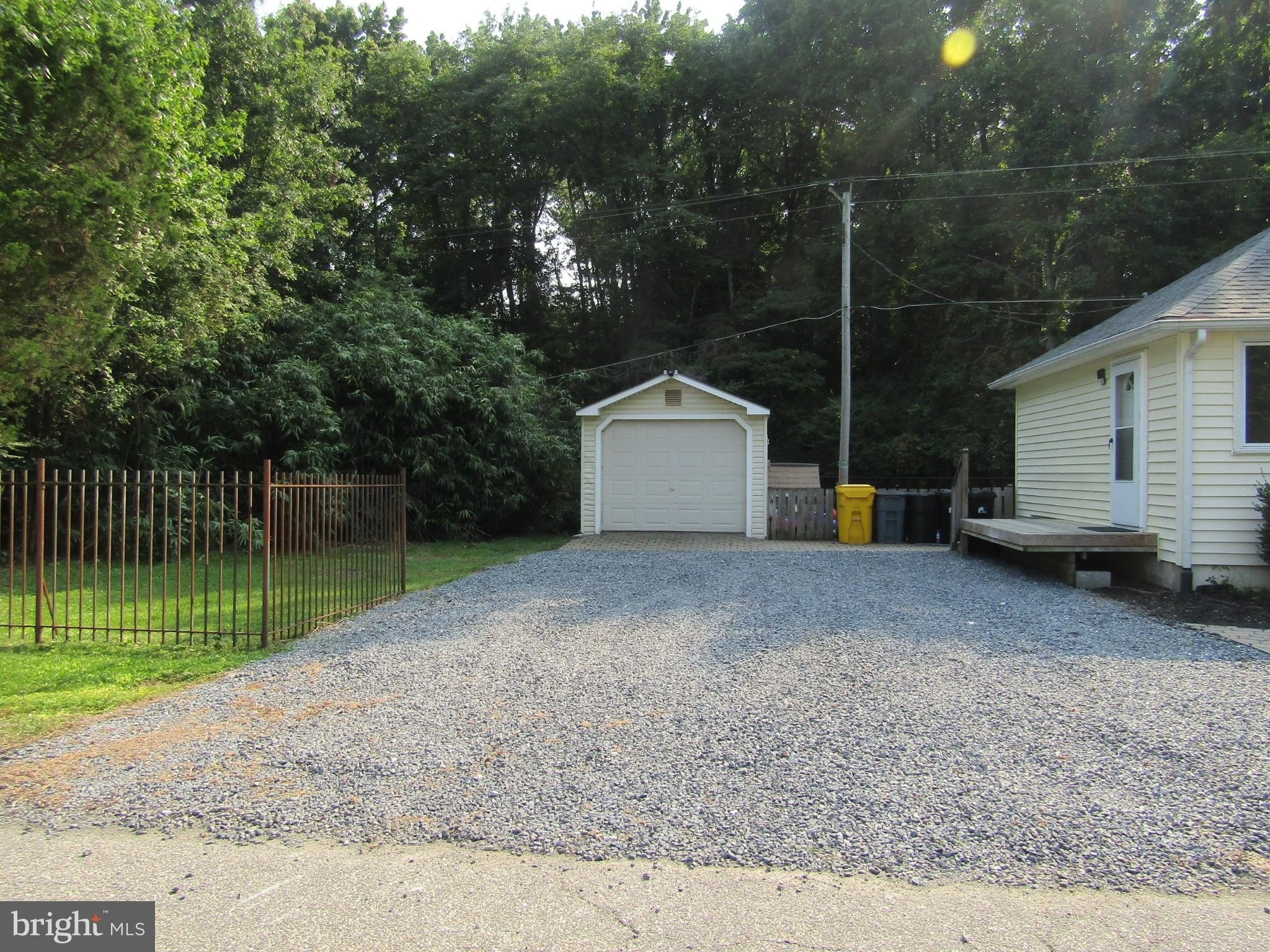 229 Maryland Ave – photo 4