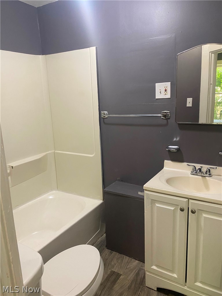 3155 W 48th St – photo 3